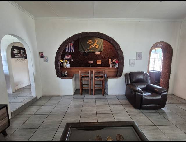 6 BEDROOM HOUSE FOR SALE IN BRAKPAN CENTRAL